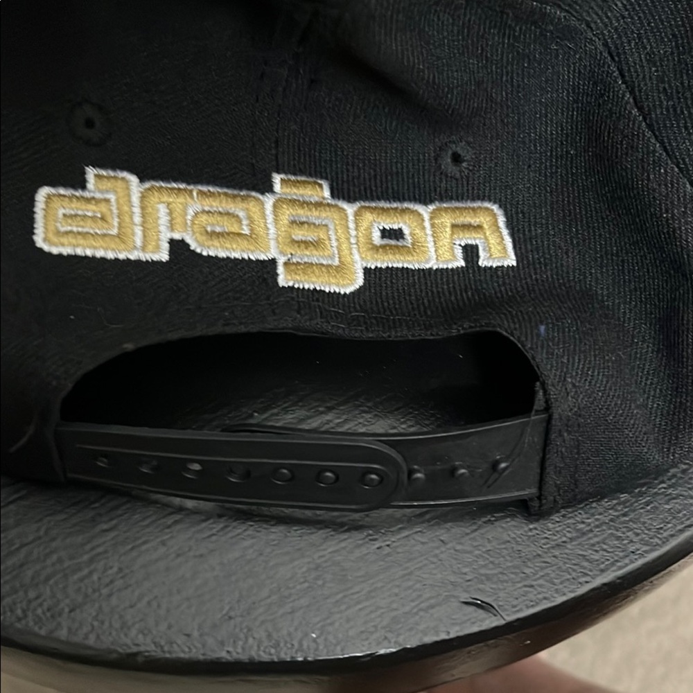 Gold Dragon Embroidery cap - Picture 7 of 13